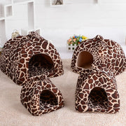 Strawberry Pet House – Cozy Bed & Tent for Small Dogs and Cats